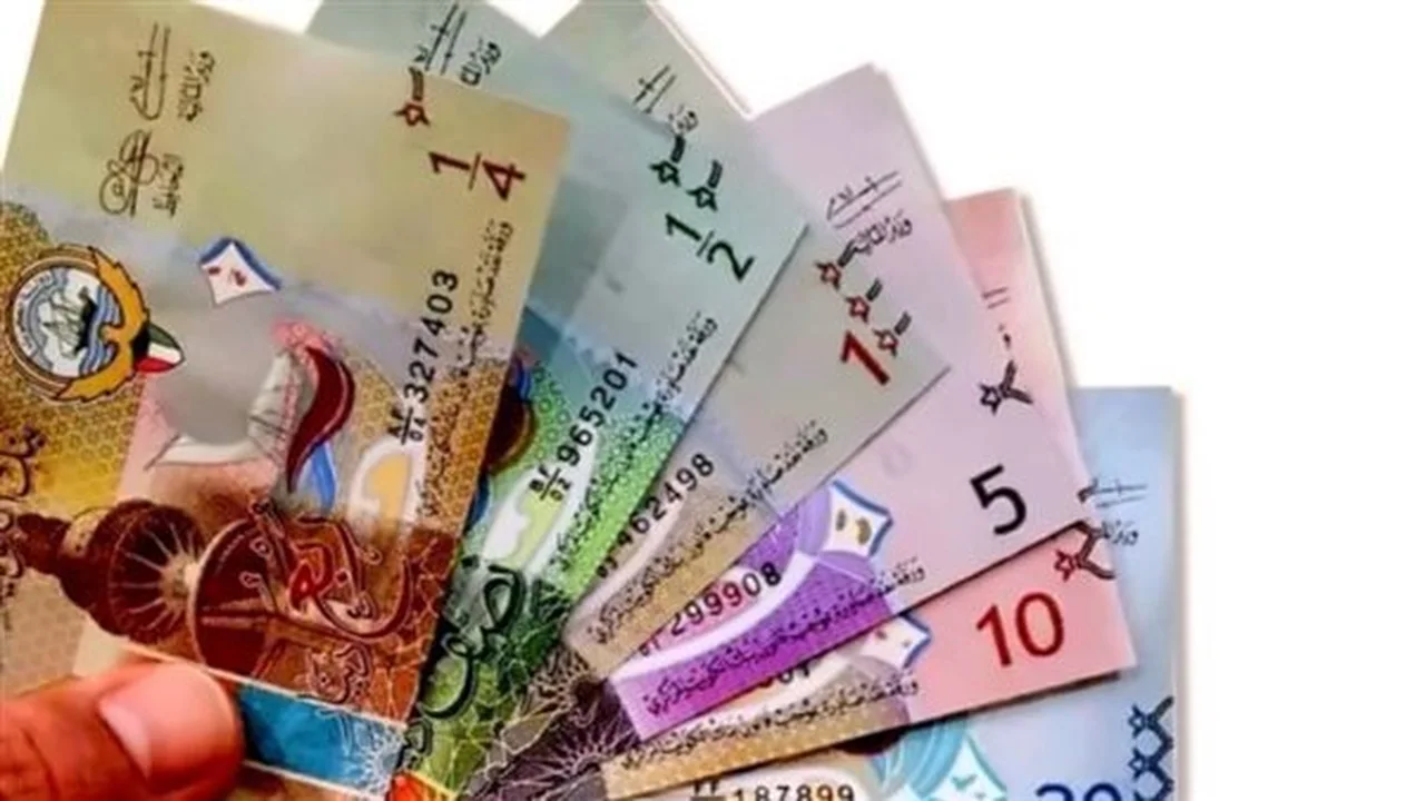 سعر الدينار الكويتي مقابل الجنيه المصري في تعاملات يوم الجمعة 6 مارس